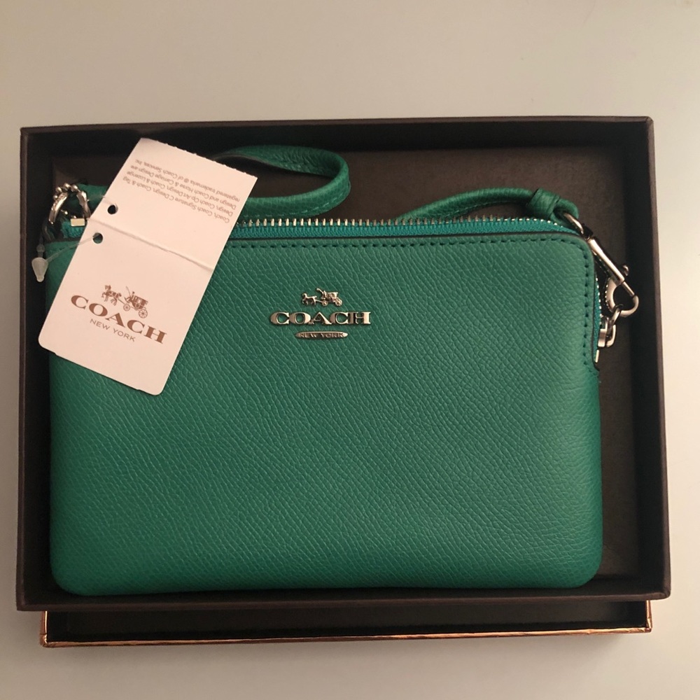 Coach: Teal Wristlet